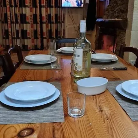4 Bedroom Holiday With Private Pool Holiday home