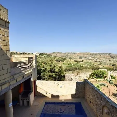بيت للعطل 4 Bedroom Holiday With Private Pool
