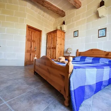 4 Bedroom Holiday With Private Pool بيت للعطل *