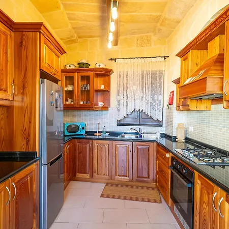 4 Bedroom With Private Pool 펜션 Zebbug (Gozo)